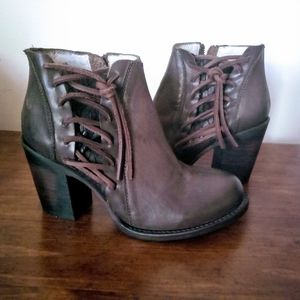 Freebird by Steven Brook Stone leather Booties